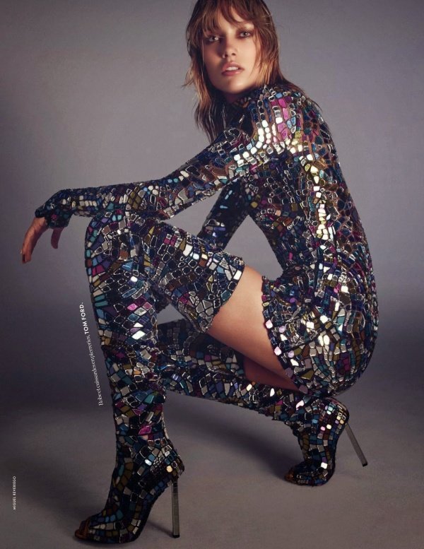 Karmen Pedaru diện thời trang hút mắt trên tạp chí Elle Pháp tháng 3/2014