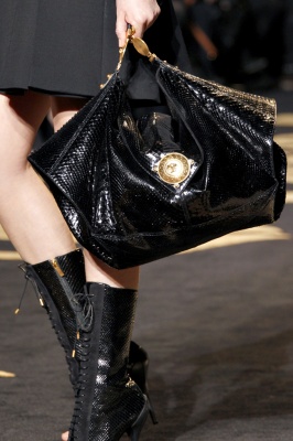Bộ sưu tập túi xách Versace - sao có thể bỏ qua - tui xach - Versace