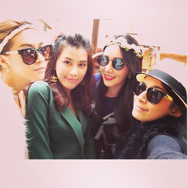ท่องราตรีเบา ๆ ลั้ลลา ที่ฮ่องกง ของเอมี่-นุ่นและพองเพื่อน - Celeb Style - เอมี่ กลิ่นประทุม - นุ่น วรนุช - แฟชั่นดารา - เที่ยวฮ่องกง