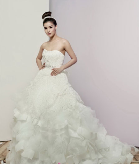วิว วรรณรท กับแฟชั่นชุดแต่งงานงดงาม นิตยสาร Wedding Magazine - Wedding Magazine - นิตยสาร - แฟชั่นแต่งงาน - ชุดเจ้าสาว - ชุดแต่งงาน - วิว วรรณรท