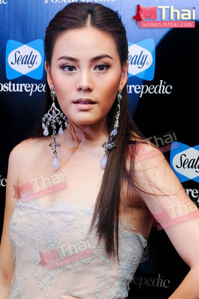 สวย เซ็กซี่ กับผมแสกกลาง สไตล์ดาราจ้า - ทรงผมดารา - ผมแสกกลาง - แบบผม - สไตล์ผม