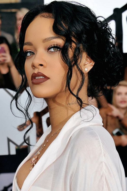 Rihanna บอกเลยหน้านางเริ่ดทุกงาน - แฟชั่นคุณผู้หญิง - ไอเดีย - อินเทรนด์ - แต่งหน้า - เทรนด์ใหม่ - Celeb Style