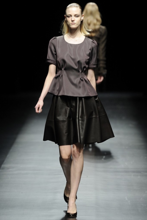 Thướt tha, nữ tính cùng BST Thu 2013 của Cotoo - NTK Shuzo Hayashi - Thời trang nữ - Bộ sưu tập - Nhà thiết kế - Thời trang - Thu 2013 - Cotoo - Tuần lễ Thời trang - Tokyo
