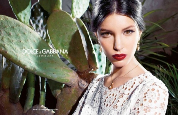 Katie King quý phái cùng quảng cáo trang sức Baroque của Dolce & Gabbana [PHOTOS] - Người mẫu - Hình ảnh - Thời trang - Nhà thiết kế - Trang sức - Dolce & Gabbana - Baroque - Katie King