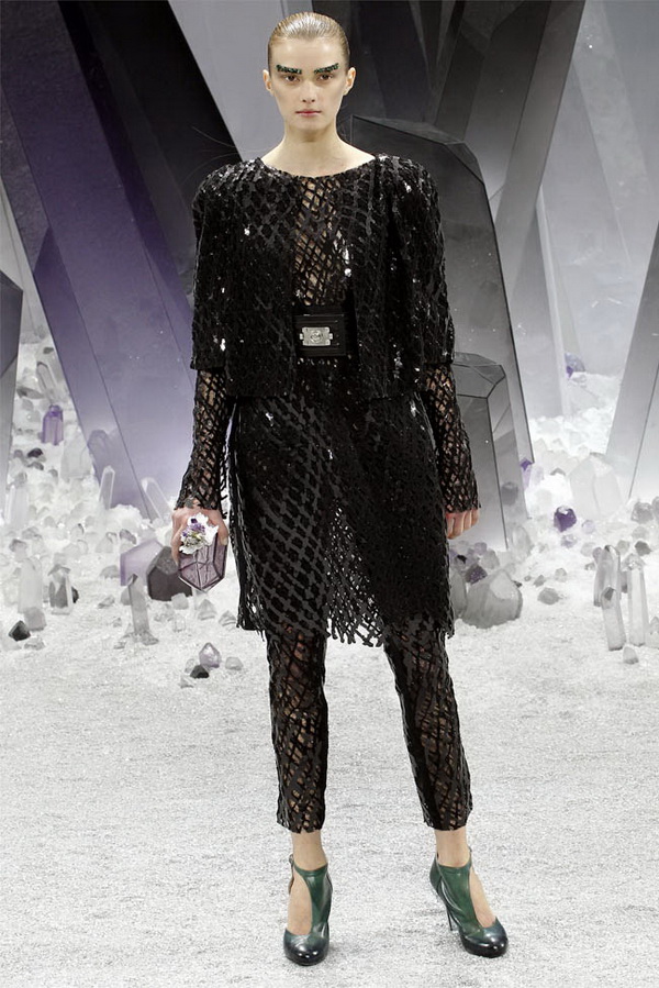 Những kiểu áo khoác cực chất trong BST thu/đông 2012-2013 của Chanel - Thời trang nữ - Phụ kiện - Bộ sưu tập - Nhà thiết kế - Chanel - Áo khoác - Thu/Đông 2012-13 - Thời trang