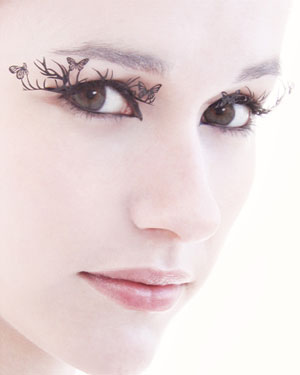 Paper Eyelashes: Hot Trend for every Party - Accessory - Makeup - Eyelashes