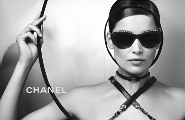 Sang trọng với mắt kính của Chanel