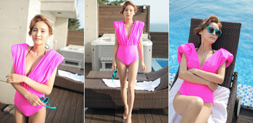 ชุดว่ายน้ำเสริมไหล่ สวย เริ่ด !! - แฟชั่นชุดว่ายน้ำ - ชุดว่ายน้ำเสริมไหล่ - ชุดว่ายน้ำ - อินเทรนด์