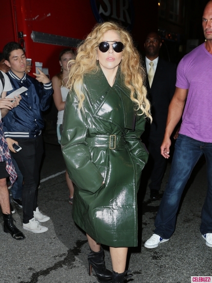 ลุคนักร้องสาว Lady Gaga - แฟชั่น - แฟชั่นคุณผู้หญิง - เทรนด์ใหม่ - เครื่องประดับ - แฟชั่นดารา - ไอเดีย - แฟชั่นเสื้อผ้า - อินเทรนด์ - ความงาม - Accessories - การแต่งตัว - นางแบบ - Celeb Style - นักร้อง - สไตล์ - สไตล์การแต่งตัว