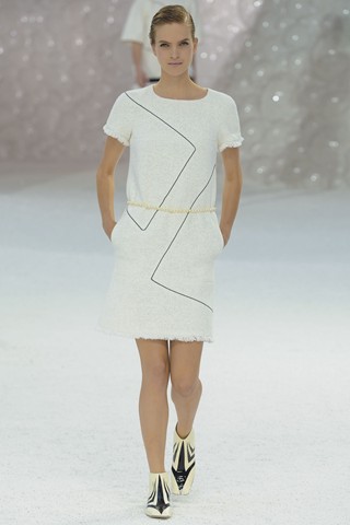 Bộ sưu tập Chanel Xuân 2012 Ready-To-Wear tại Tuần lễ thời trang Paris - Thời trang nữ - Bo suu tap
