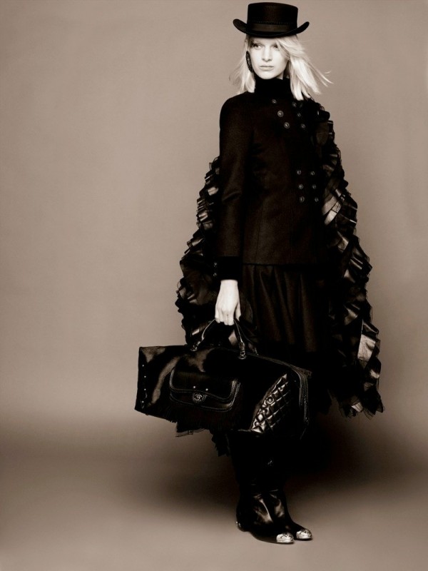 Ashleigh Good Tạo Dáng Cho Lookbook Chớm Thu 2014 Của Chanel - Ashleigh Good - Chanel - Lookbook - Chớm Thu 2014 - Thời trang - Thời trang nữ - Hình ảnh - Bộ sưu tập - Tin Thời Trang - Người mẫu