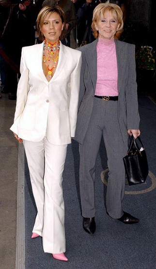 Chiêm ngưỡng vẻ đẹp theo cùng năm tháng của Victoria Beckham - Sao - Thời trang nữ