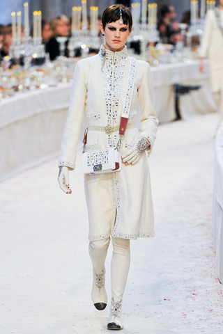 Cảm nhận hơi thở Ấn Độ trong BST Thu đầy bí ẩn từ Chanel Pre-Fall 2012 - Bộ sưu tập - Chanel