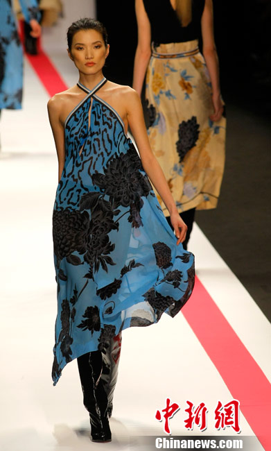 Chinese beauties at Paris Fashion Week - Fashion - Photo Gallery - Paris Fashion Week