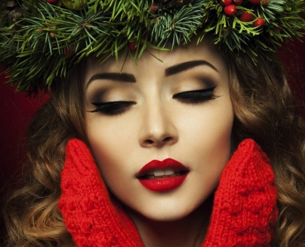 Ý tưởng make-up đẹp nhất cho ngày Giáng Sinh [PHOTOS]