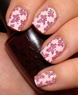 Reader Style: How to Create a Toile-Inspired Manicure