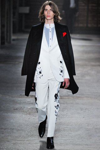 Thời trang nam cho xuân 2012 của Alexander McQueen