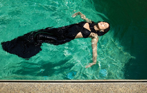 Olivia Munn khoe nét mặn mà trên bìa tạp chí Flare tháng 7/2013. - Olivia Munn - Phong cách sao - Tin thời trang