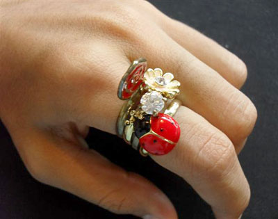 อินเทรนด์เก๋ๆ กับ แหวนชุด 3 วง - Accessories - แหวน - แหวนชุด 3 วง