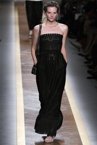 Princesses from Valentino Spring 2012 RTW - Fashion Show - Valentino