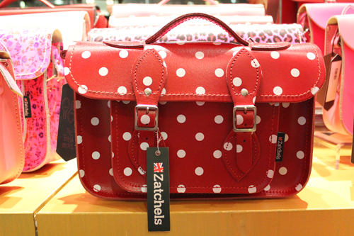 กระเป๋าทรง Satchel มีเสน่ห์สุดคลาสสิก สไตล์อังกฤษ