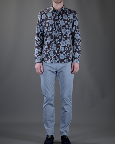 ทริคการเลือกเสื้อผ้าลายดอก ให้คุณผู้ชายใส่หล่อได้อย่างมั่นใจ!! - แฟชั่นคุณผู้ชาย - เสื้อลายดอก - แฟชั่นเสื้อผ้า - เชิ๊ตลายดอก - ทริคการเลือกเสื้อลาย