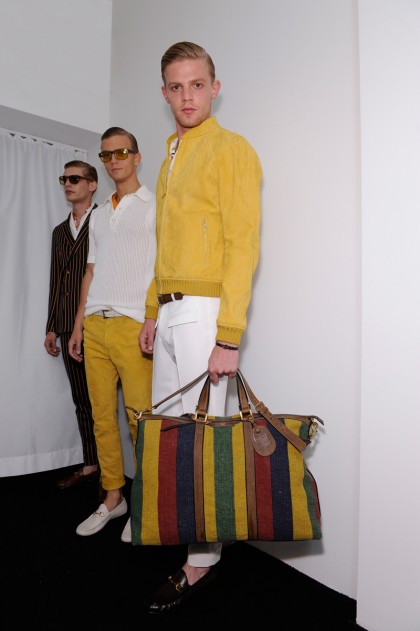 สีสันจัดจ้าน กับแฟชั่นสุภาพบุรุษ Gucci จัดเต็มสู้ร้อนซะ!! - แฟชั่นคุณผู้ชาย - สุภาพบุรุษ Gucci - True Color - กุชชี่ - เสื้อผ้าหน้าร้อน - การแต่งตัว