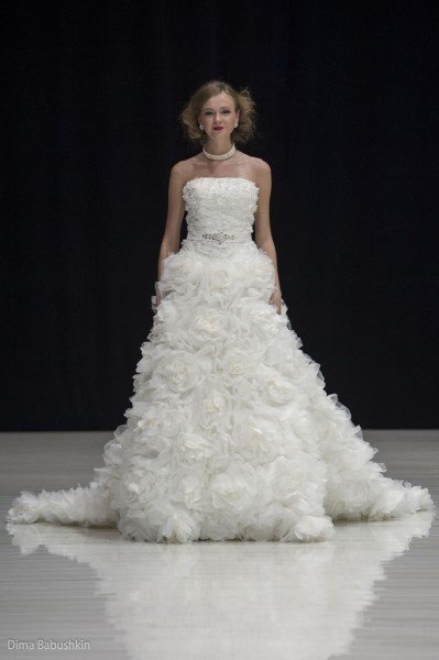 Yusupova tung thời trang cưới đa dạng cho mùa hè 2014