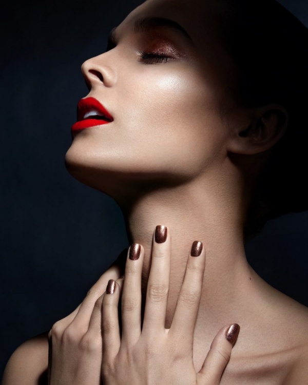 ‘Black out Beauty’: Bộ ảnh phong cách trang điểm cực ‘sắc’ của Claire Harrison [PHOTOS] - Claire Harrison - Trang điểm - Make-up - Làm đẹp - Người mẫu - Caroline Rausch - Hình ảnh - Thư viện ảnh