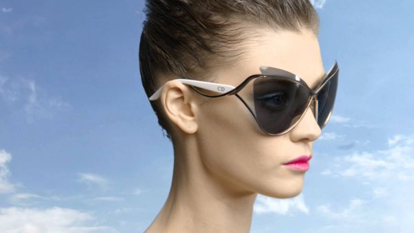 แว่นตาทรงผีเสื้อจาก Christian Dior Audacieuse - แฟชั่น - เทรนด์ใหม่ - แฟชั่นคุณผู้หญิง - เครื่องประดับ - แว่นตา - Christian Dior