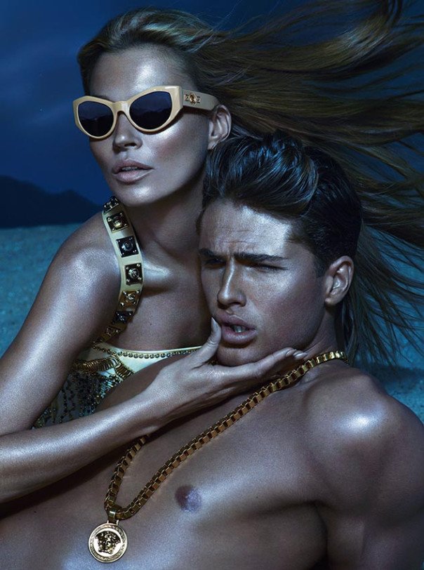 Edward Wilding xuất hiện trong chiến dịch quảng cáo dành cho mắt kính và trang sức Versace  Xuân / Hè 2013.
