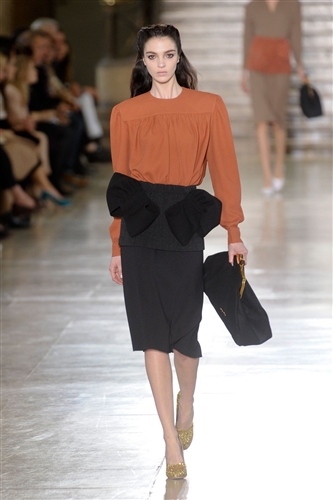 Miu Miu กับคอลเลคชั่นฤดูใบไม้ผลิ 2011 - แฟชั่น - ดีไซเนอร์ - อินเทรนด์ - แฟชั่นคุณผู้หญิง - เทรนด์ใหม่ - แฟชั่นโชว์