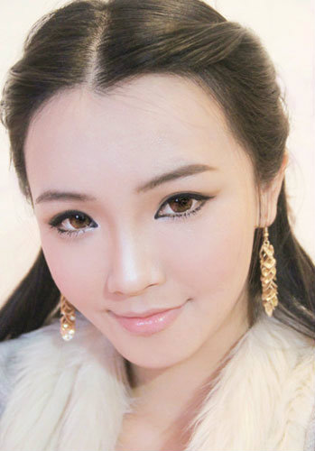 แต่งหน้าสุดเซ็กซี่ เน้นดวงตาสวยคม ไปปาร์ตี้ยามค่ำคืน - การแต่งหน้า - วิธีแต่งหน้า - วิธีเขียนอายไลเนอร์ - แต่งหน้าสวย - แต่งหน้าไปเที่ยว