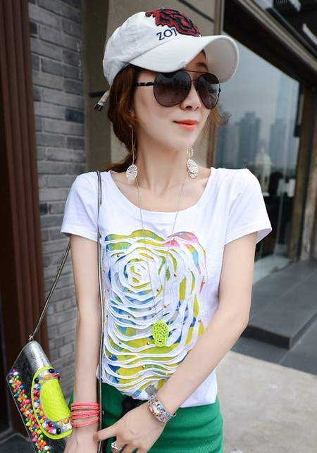 เรียบง่าย แฟชั่นเสื้อยืด ใส่สบายๆ แม้ยามฝนตก - การแต่งตัว - แบบเสื้อยืด - แฟชั่นเสื้อยืด - เสื้อยืดใส่สบาย - แบบเสื้อยืดลายน่ารัก - แต่งตัวสไตล์เสื้อยืด