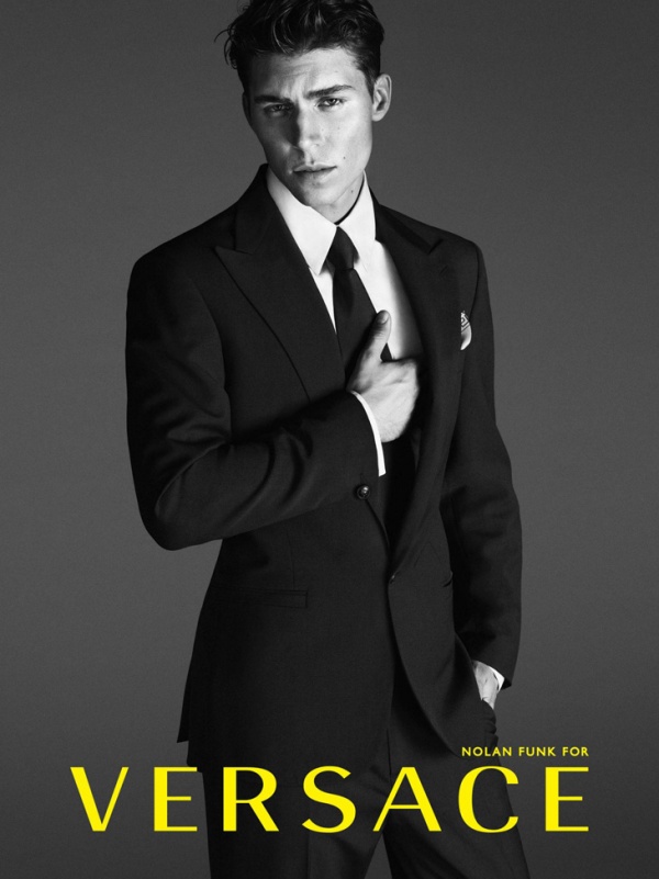 Nolan Funk khoe body đẹp mê hồn trong QC của Versace - Versace - Xuân 2014 - Hình ảnh - Thời trang nam - Thời trang - Bộ sưu tập - Nhà thiết kế - Người mẫu