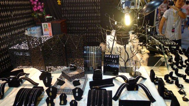 ASHITA DIAMOND BY ROCKNET SIAM LTD. - เครื่องประดับ - มุข - แหวน - สร้อย - จิวเวลรี่