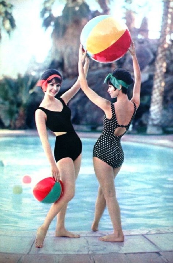 แฟชั่นชุดว่ายน้ำยุค 50-60 s - แฟชั่นคุณผู้หญิง - แฟชั่น - แฟชั่นเสื้อผ้า - นางแบบ - เทรนด์แฟชั่น - ชุดว่ายน้ำ - ผู้หญิง