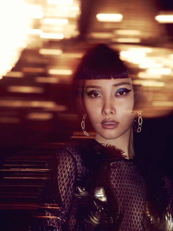 Phong cách trang điểm đầy ‘ma mị’ trên tạp chí Vogue Trung Quốc tháng 1/2014 - Trang điểm - Làm đẹp - Hình ảnh - Vogue Trung Quốc - Kwak Ji Young