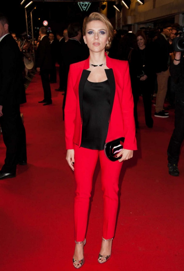 Scarlett Johansson nổi bật cùng sắc đỏ tại lễ ra mắt Captain America: The Winter Soldier ở Paris - Scarlett Johansson - Hình ảnh - Phong Cách Sao - Sao