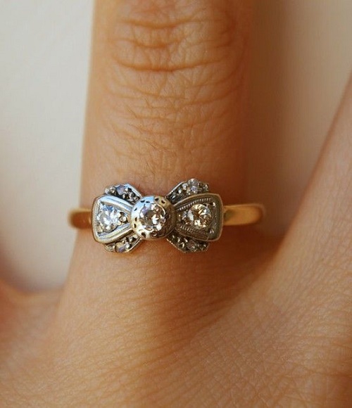 แหวนแต่งงานโบว์เริ่ดๆ - แหวน - แฟชั่นคุณผู้หญิง