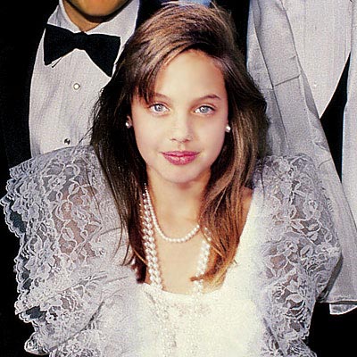 Angelina Jolie กับลุคที่หลายหลากของเธอตั้งแต่เข้าวงการ - แฟชั่น - แต่งหน้า - แฟชั่นคุณผู้หญิง - แฟชั่นดารา - เคล็ดลับ - เทรนด์ใหม่ - อินเทรนด์ - ความงาม - นางแบบ - ทรงผม - Celeb Style - แฟชั่นวัยรุ่น - กระเป๋า