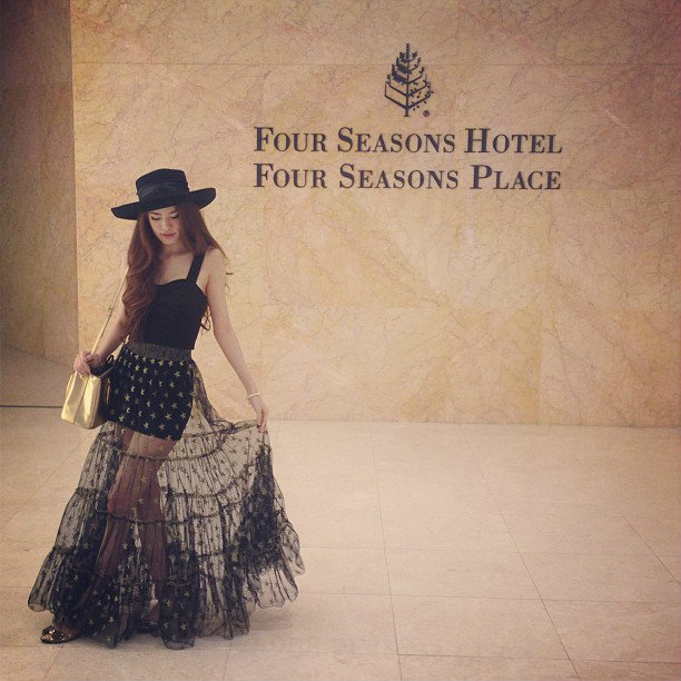 แฟชั่นสไตล์หวาน แบบฉบับของ "เกรซ กาญเกล้า" - เกรซ กาญเกล้า - แฟชั่นดารา - Celeb Style - สไตล์การแต่งตัว - ชุดเดรส