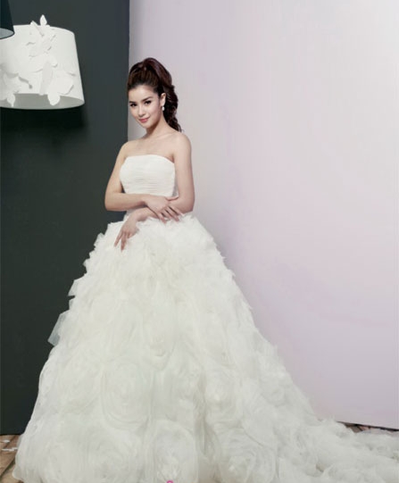 วิว วรรณรท กับแฟชั่นชุดแต่งงานงดงาม นิตยสาร Wedding Magazine - Wedding Magazine - นิตยสาร - แฟชั่นแต่งงาน - ชุดเจ้าสาว - ชุดแต่งงาน - วิว วรรณรท