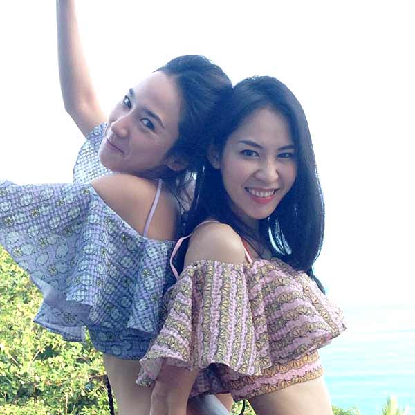 สาวอั้ม ควง หนุ่มแอมป์ หลบร้อนสวีทภูเก็ต อวดภาพว่ายน้ำเซ็กซี่เบา ๆ - อั้ม-พัชราภา - แอมป์แฟนอั้ม - เที่ยวภูเก็ต - สวีท - แอมป์ พิธาน