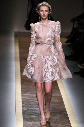 Princesses from Valentino Spring 2012 RTW - Fashion Show - Valentino