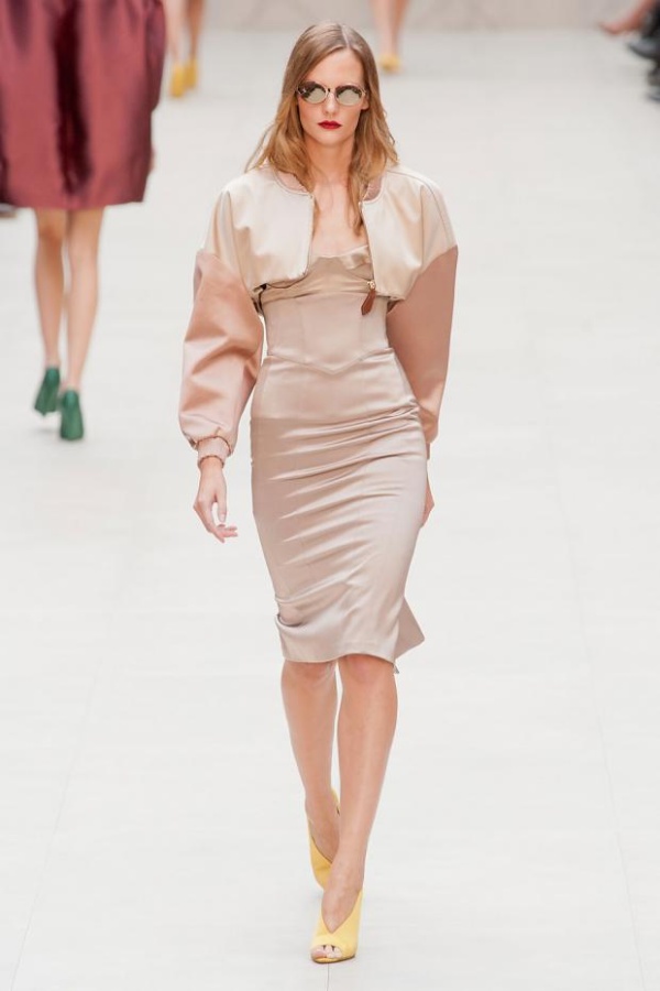 Burberry Prorsum S/S 2013 Collection - Women's Wear - Collection - Fashion - Fashion Show - Burberry Prorsum - S/S 2013