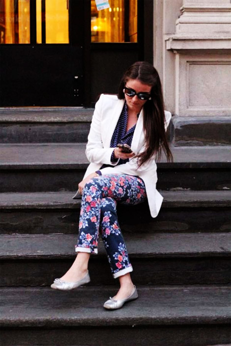 อัพเดทล่วงหน้ากับแฟชั่นกางเกงยีนส์ปี 2013 - แฟชั่นเสื้อผ้า - กางเกงยีนส์ - เทรนด์ปี 2013 - ยีนส์ฟอกสี - ยีนสืเอวสูง - ยีนส์สีสดใส