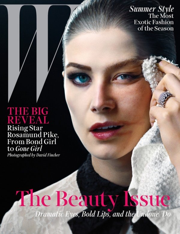 Rosamund Pike tỏa sáng trên tạp chí W ấn bản làm đẹp tháng 5/2014