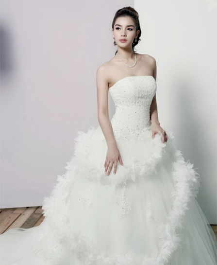 วิว วรรณรท กับแฟชั่นชุดแต่งงานงดงาม นิตยสาร Wedding Magazine - Wedding Magazine - นิตยสาร - แฟชั่นแต่งงาน - ชุดเจ้าสาว - ชุดแต่งงาน - วิว วรรณรท