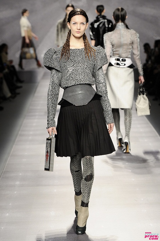 คอลเล็กชั่นฤดูใบไม้ร่วง-ฤดูหนาว 2012 จาก FENDI - แฟชั่นคุณผู้หญิง - FENDI